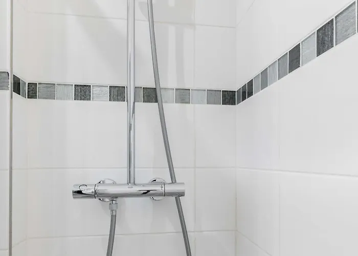 2 Pieces Renovee A Neuf 5 - 4p *